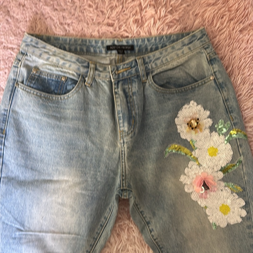 Boston Proper Daisy Embellished Jeans Size 10 Bling Flowers Light Wash